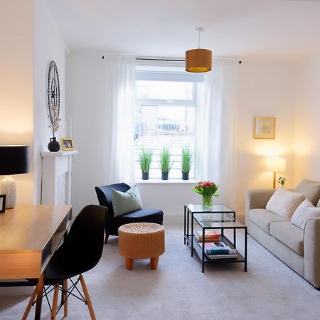 Stayright 3 Bed Home Near Hiking Trails & Parks Llwynypia Екстериор снимка