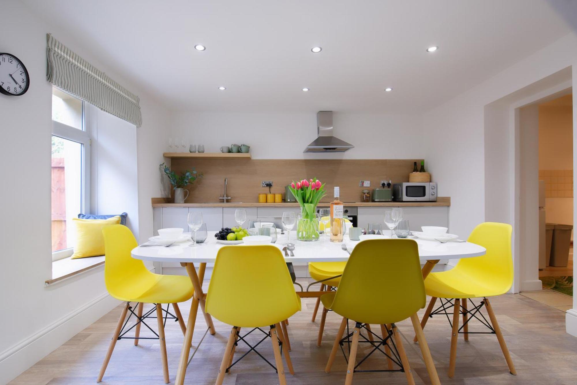 Stayright 3 Bed Home Near Hiking Trails & Parks Llwynypia Екстериор снимка