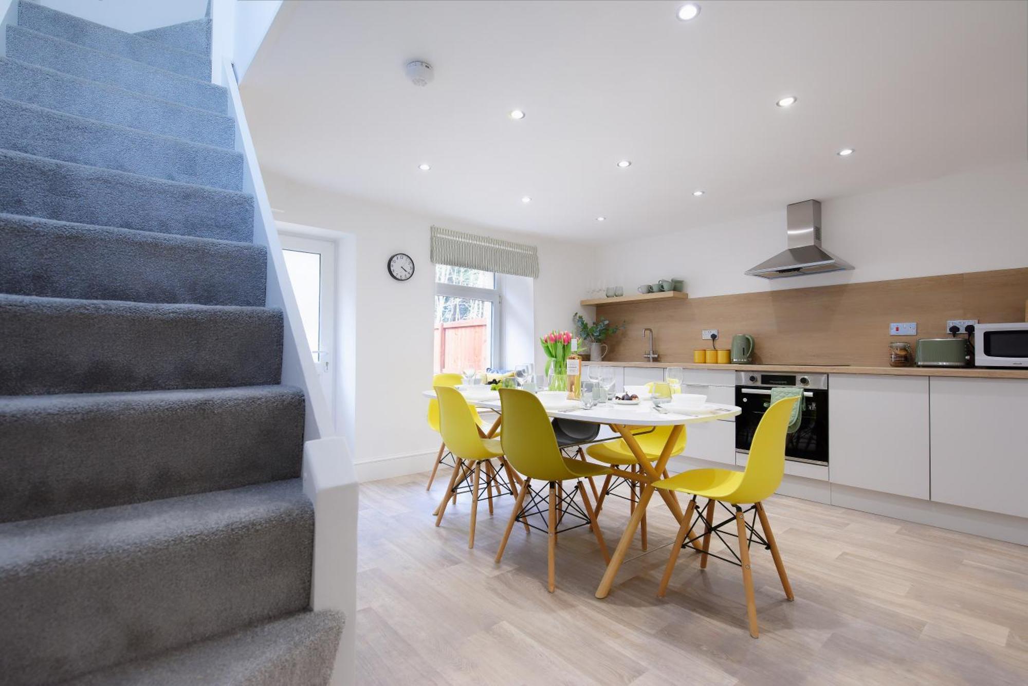 Stayright 3 Bed Home Near Hiking Trails & Parks Llwynypia Екстериор снимка