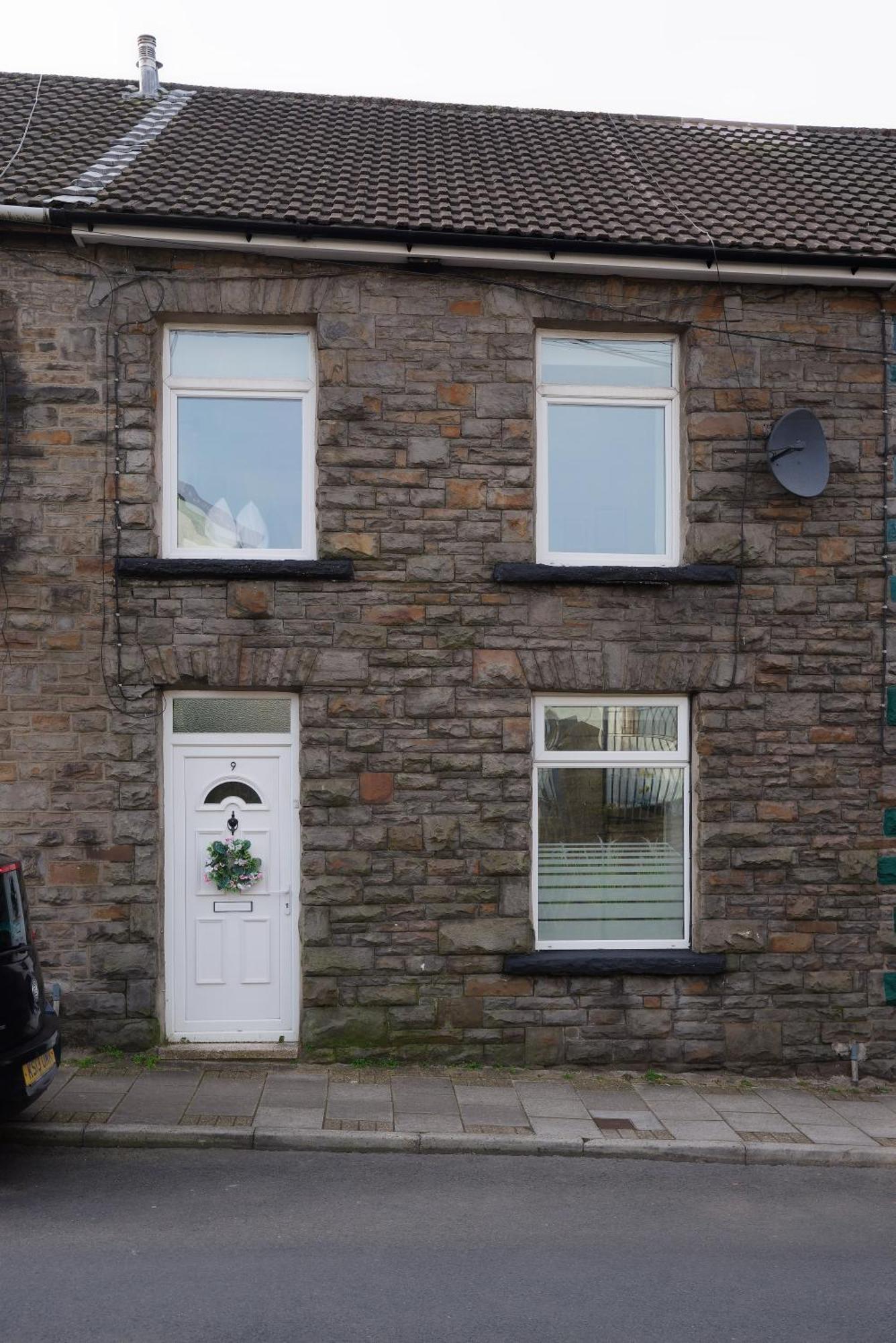 Stayright 3 Bed Home Near Hiking Trails & Parks Llwynypia Екстериор снимка
